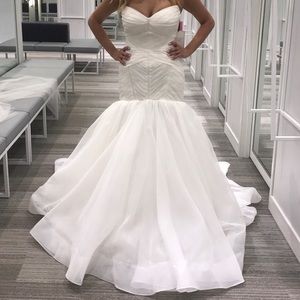 Wedding dress with veil & garment bag